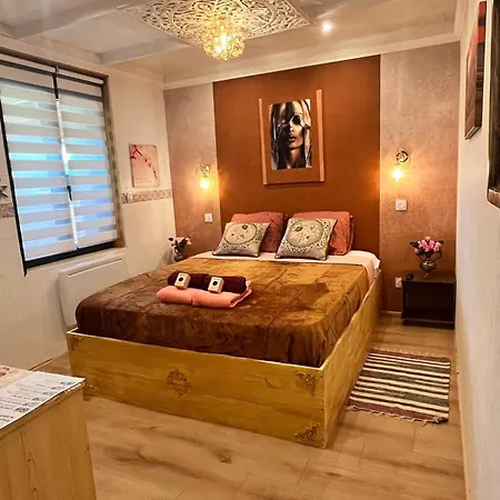 Oda ve Kahvaltı Les 5 Themes