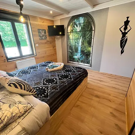 Les 5 Themes Oda ve Kahvaltı La Ferte-Mace